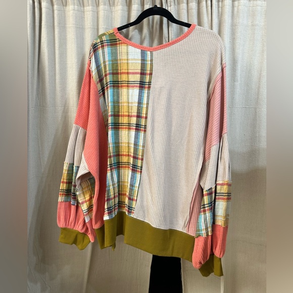 NWT Easel LA Plaid Patchwork Flower Thermal Top - Picture 2 of 2